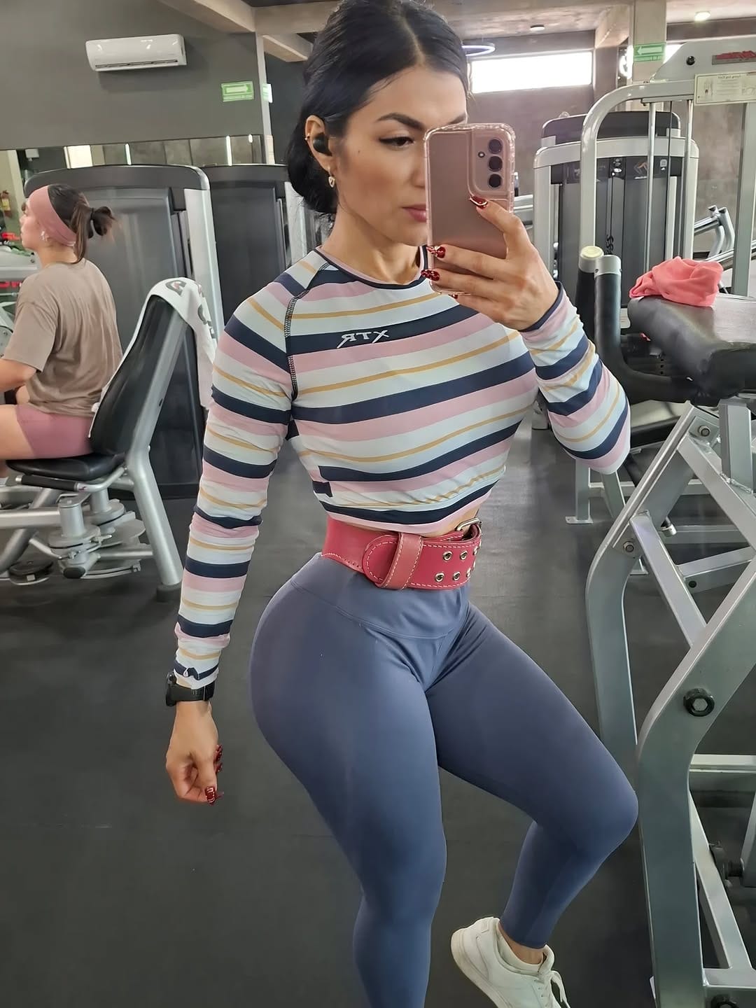 Post 6 by Cinthia Toral on Instagram (image)