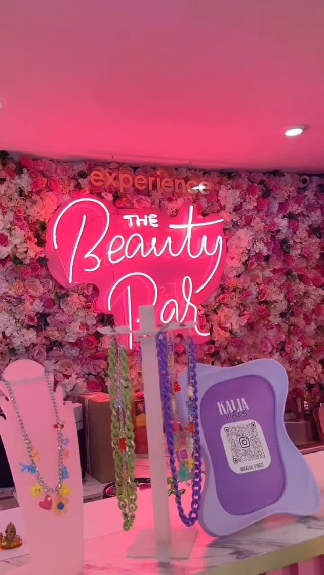 Post 5 by PINK RUNWAY - 𝐓𝐢𝐞𝐧𝐝𝐚 𝐝𝐞 𝐑𝐨𝐩𝐚💖 on Instagram (video)