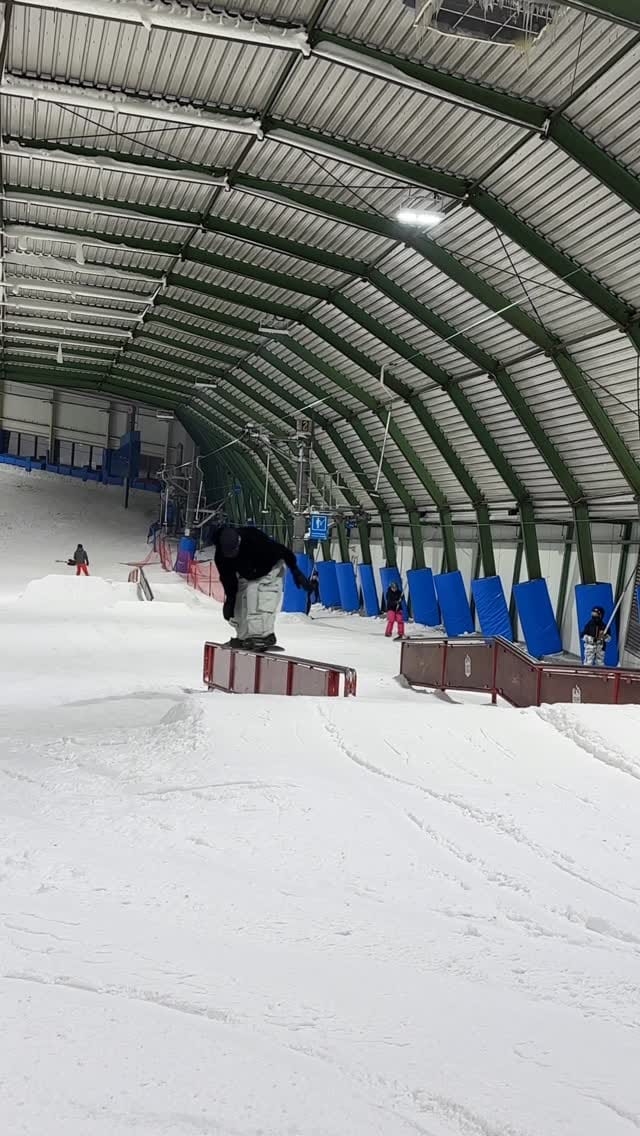 Post 9 by Mees on Instagram (video)