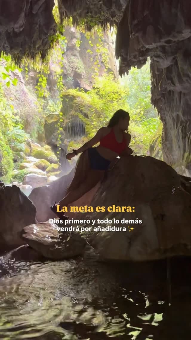 Post 5 by Ale Camacho on Instagram (video)
