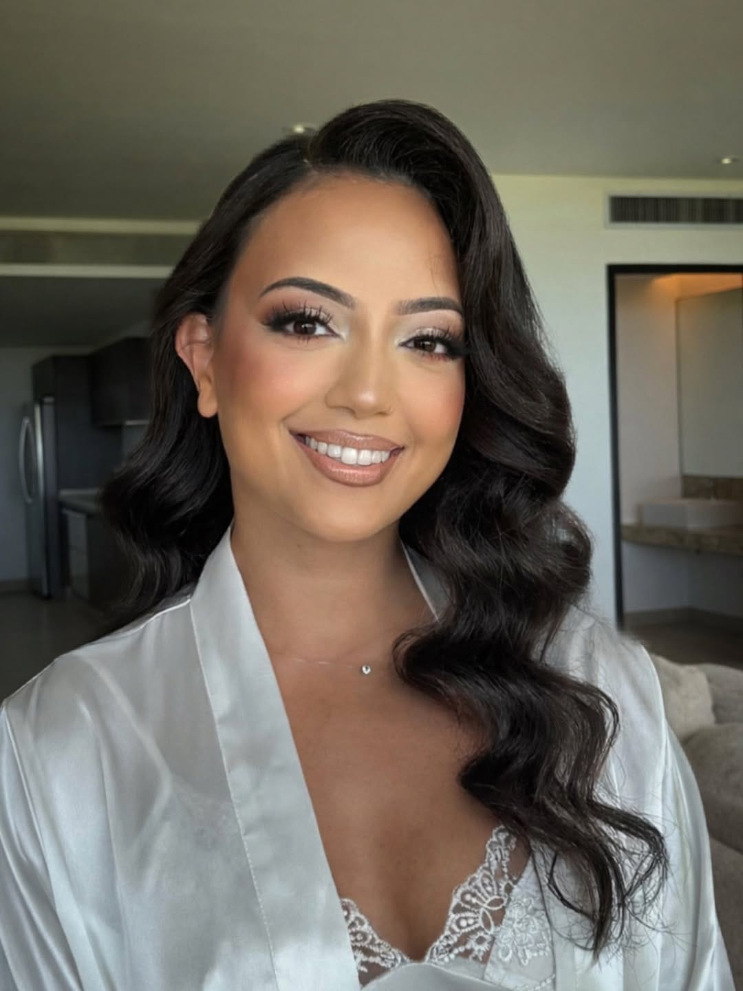 Post 3 by Cancun Makeup Artist on Instagram (image)