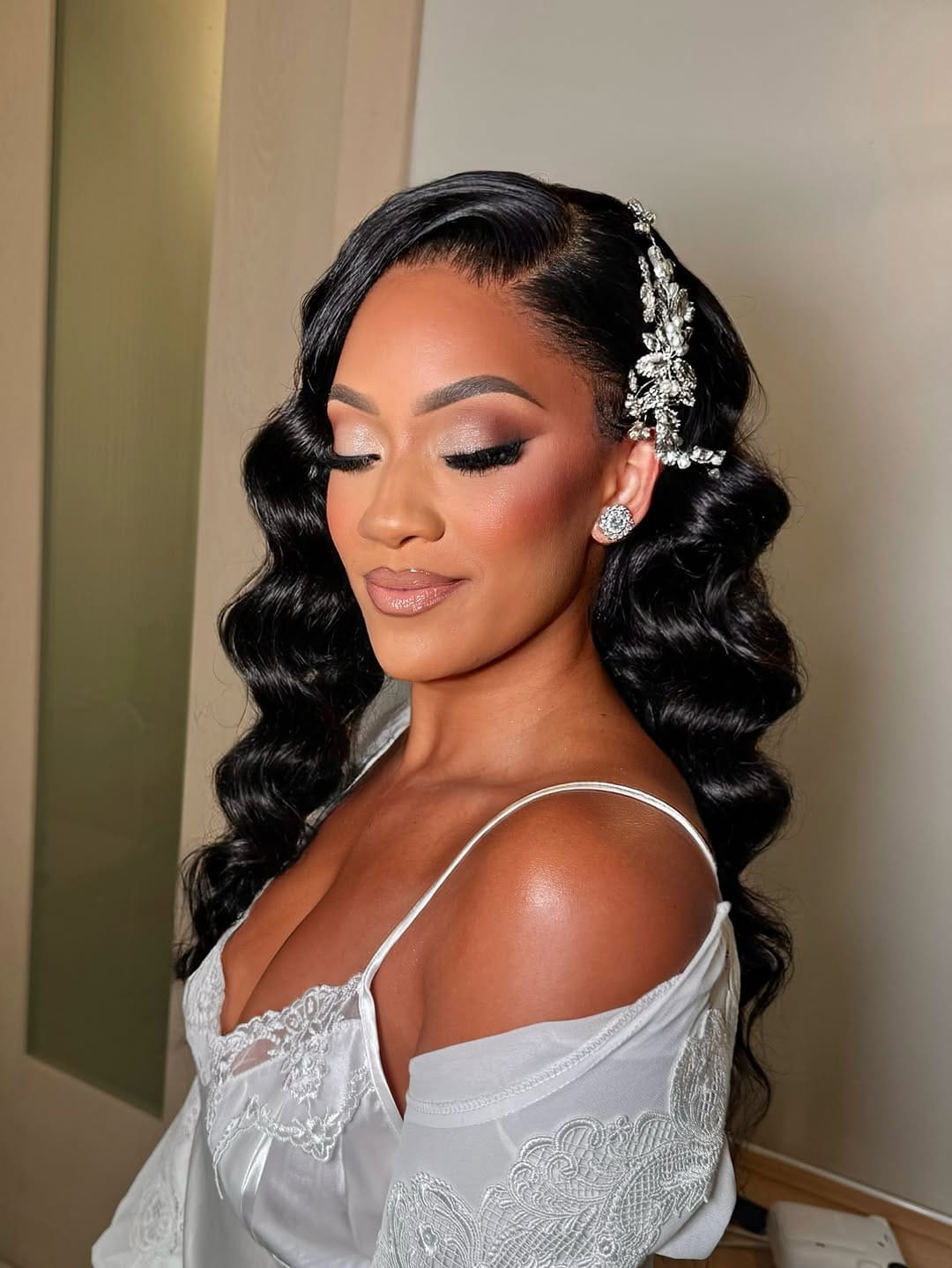Post 9 by Cancun Makeup Artist on Instagram (carousel)