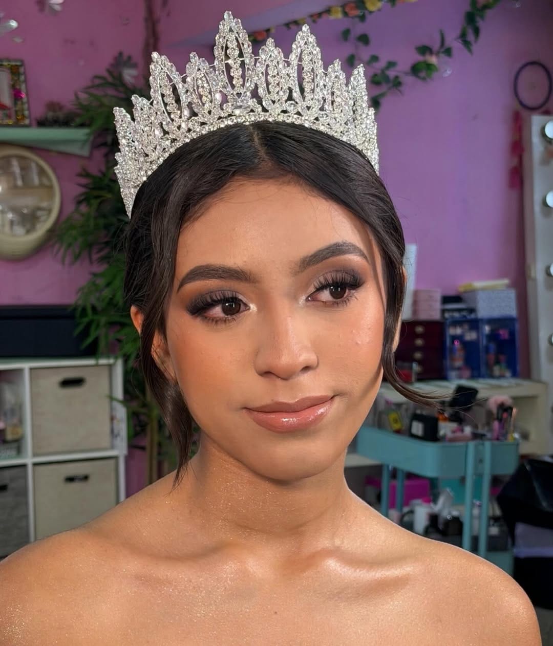 Post 1 by CarlaCarreónMUA/CERTIFICADA/ESPECIALISTAENNOVIAS/BEAUTY ARTIST on Instagram (carousel)