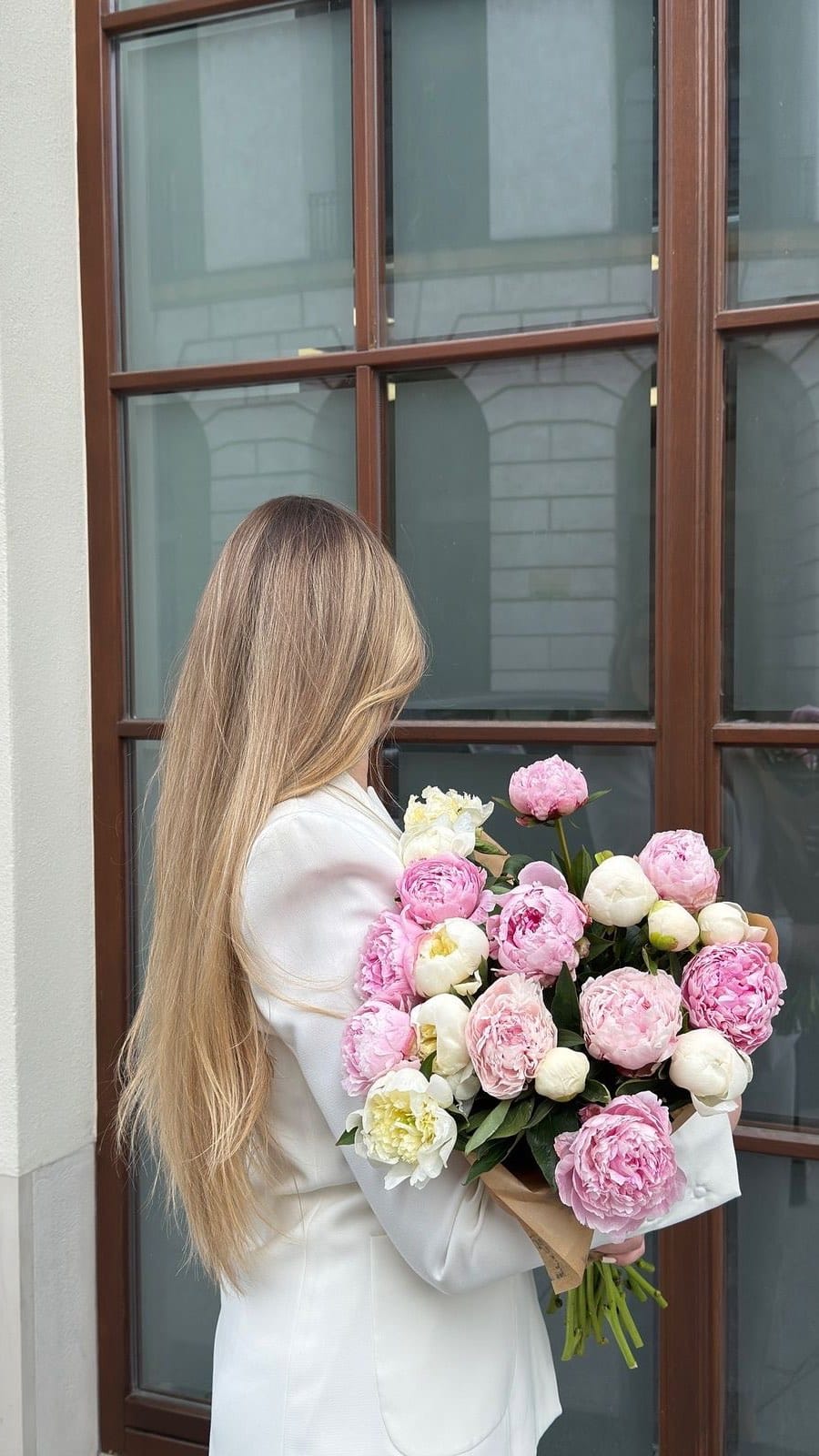 Post 10 by Happy Friday on Instagram (video)