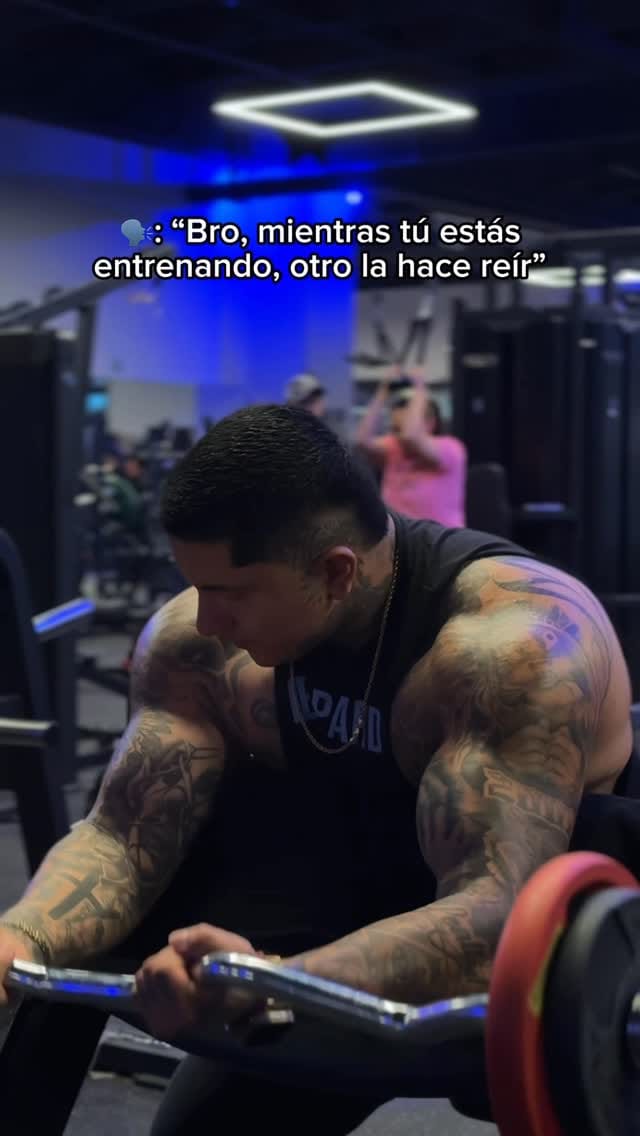 Post 3 by Manu Mendoza on Instagram (video)