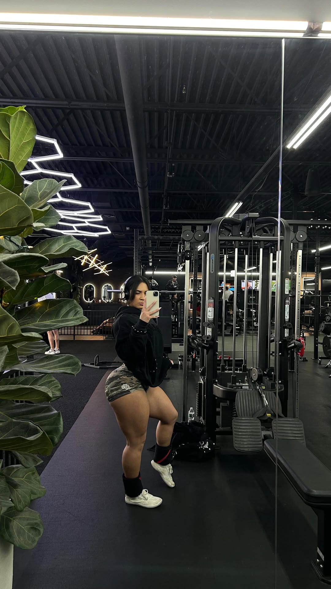 Post 6 by Dorian Corona-Green on Instagram (video)
