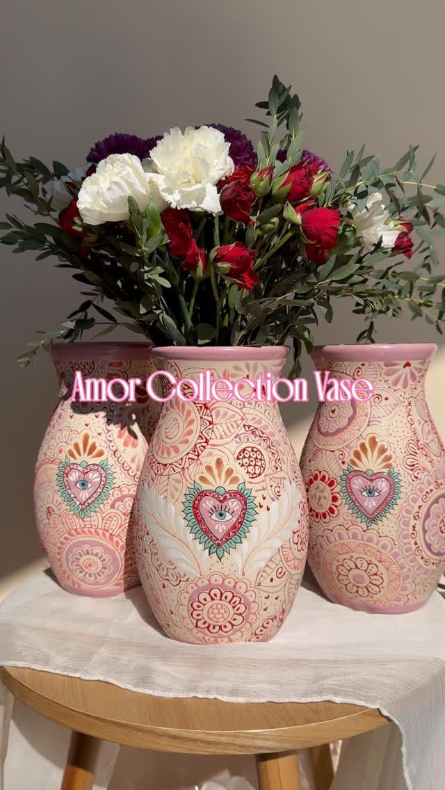 Post 3 by Luz y Tierra ®️ Artisanal Candles + More on Instagram (video)
