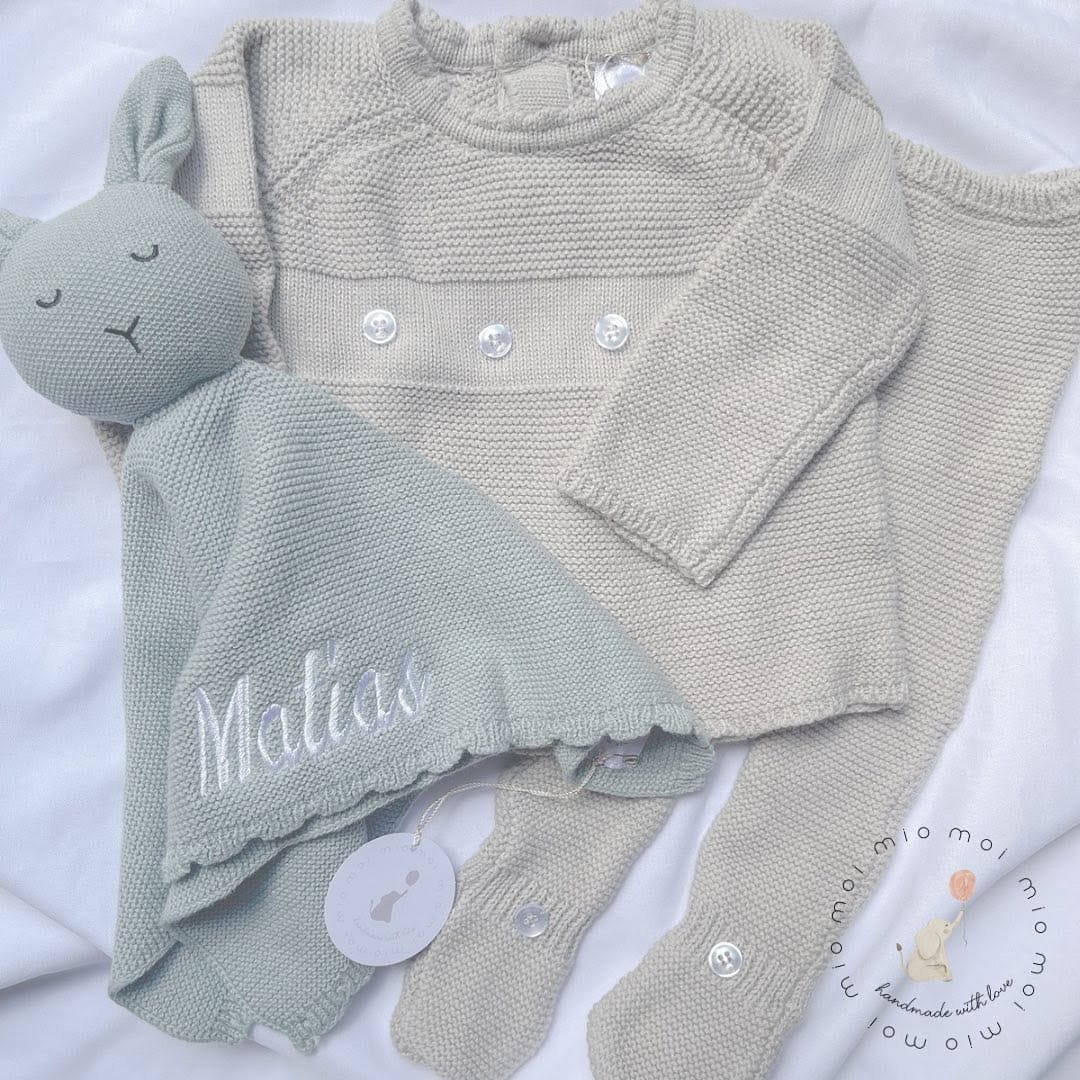 Post 10 by The Mio Moi on Instagram (image)
