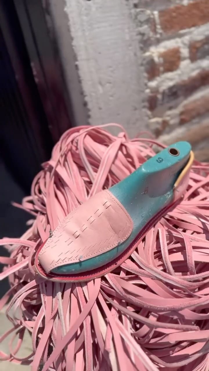 Post 10 by Bottomless Huaraches on Instagram (video)