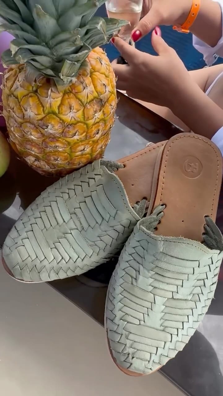 Post 8 by Bottomless Huaraches on Instagram (video)
