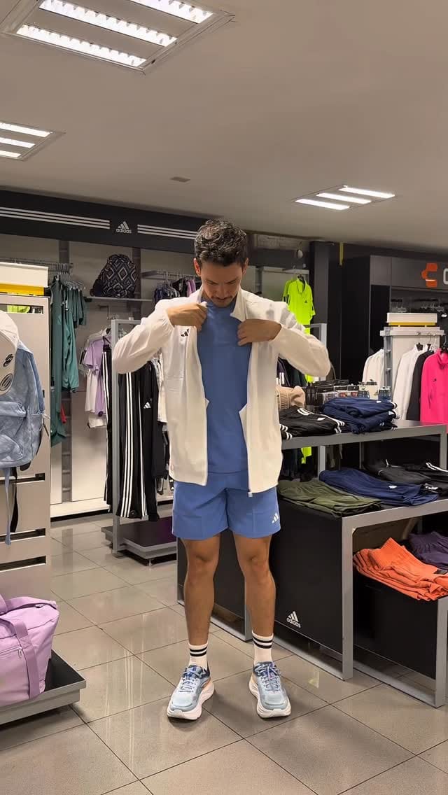 Post 7 by Gran Chapur on Instagram (video)