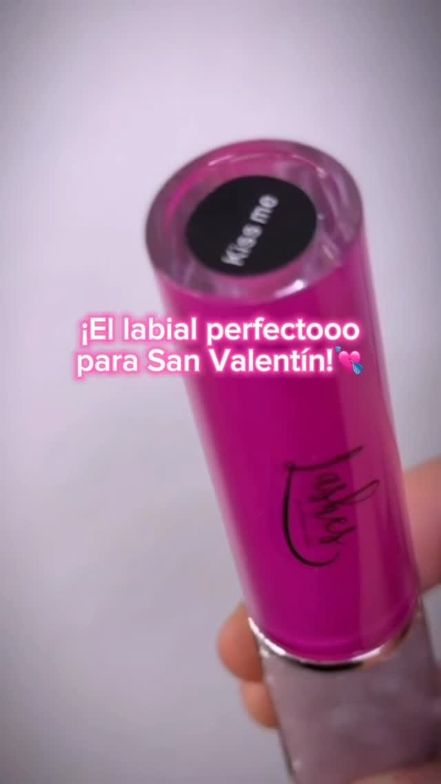 Post 2 by Lashes by Fernanda Saenz on Instagram (video)