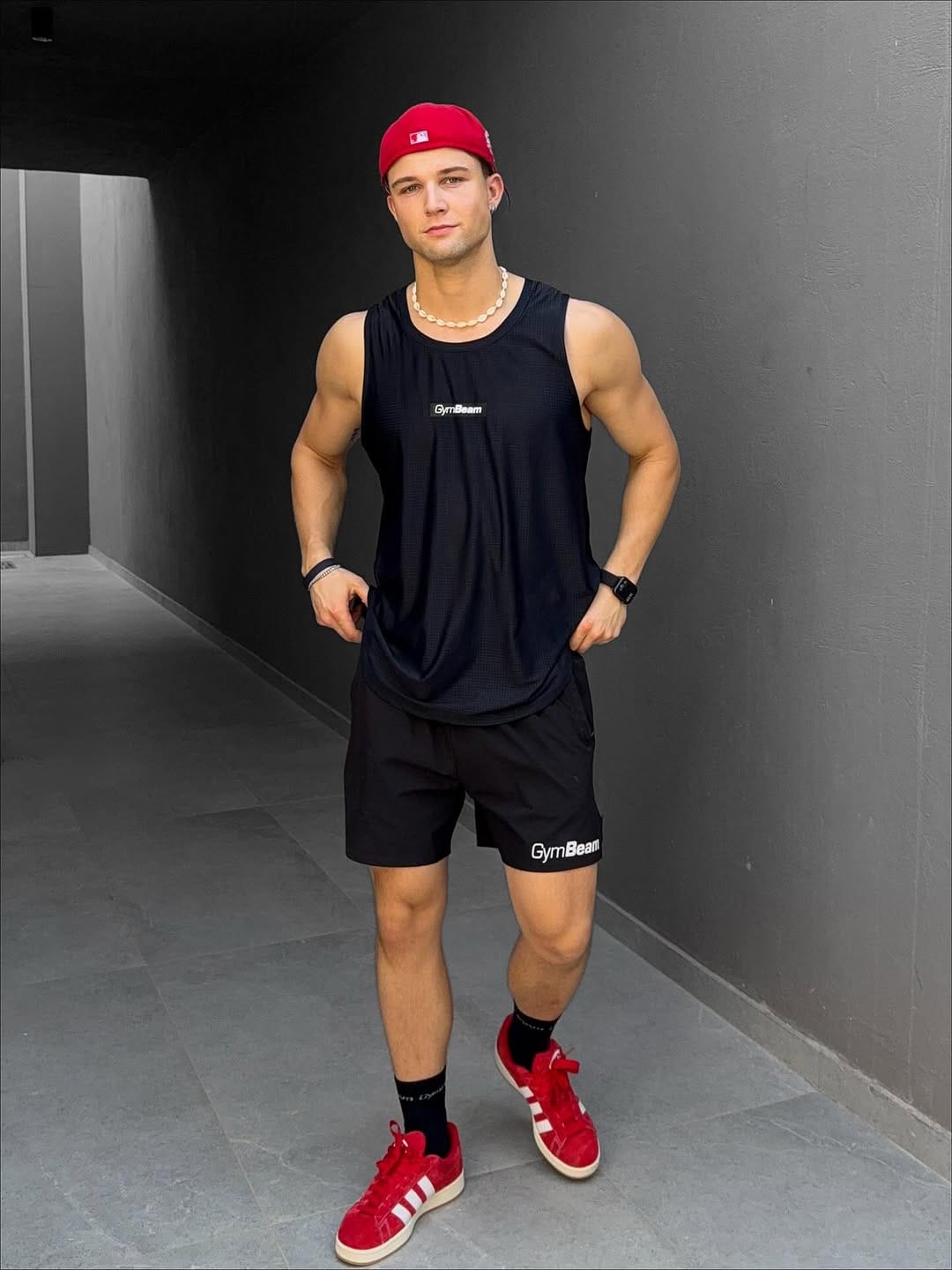 Post 7 by 𝗟 𝗘 𝗢 𝗡 on Instagram (carousel)