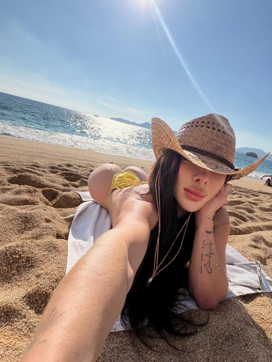 Post 2 by 𝒞𝒶𝓇𝑜 𝒹𝓊𝓉𝓉𝒾 on Instagram (carousel)