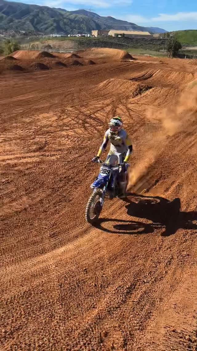Post 6 by Robert Hailey III (AKA “Stretch”) 🦒 on Instagram (video)