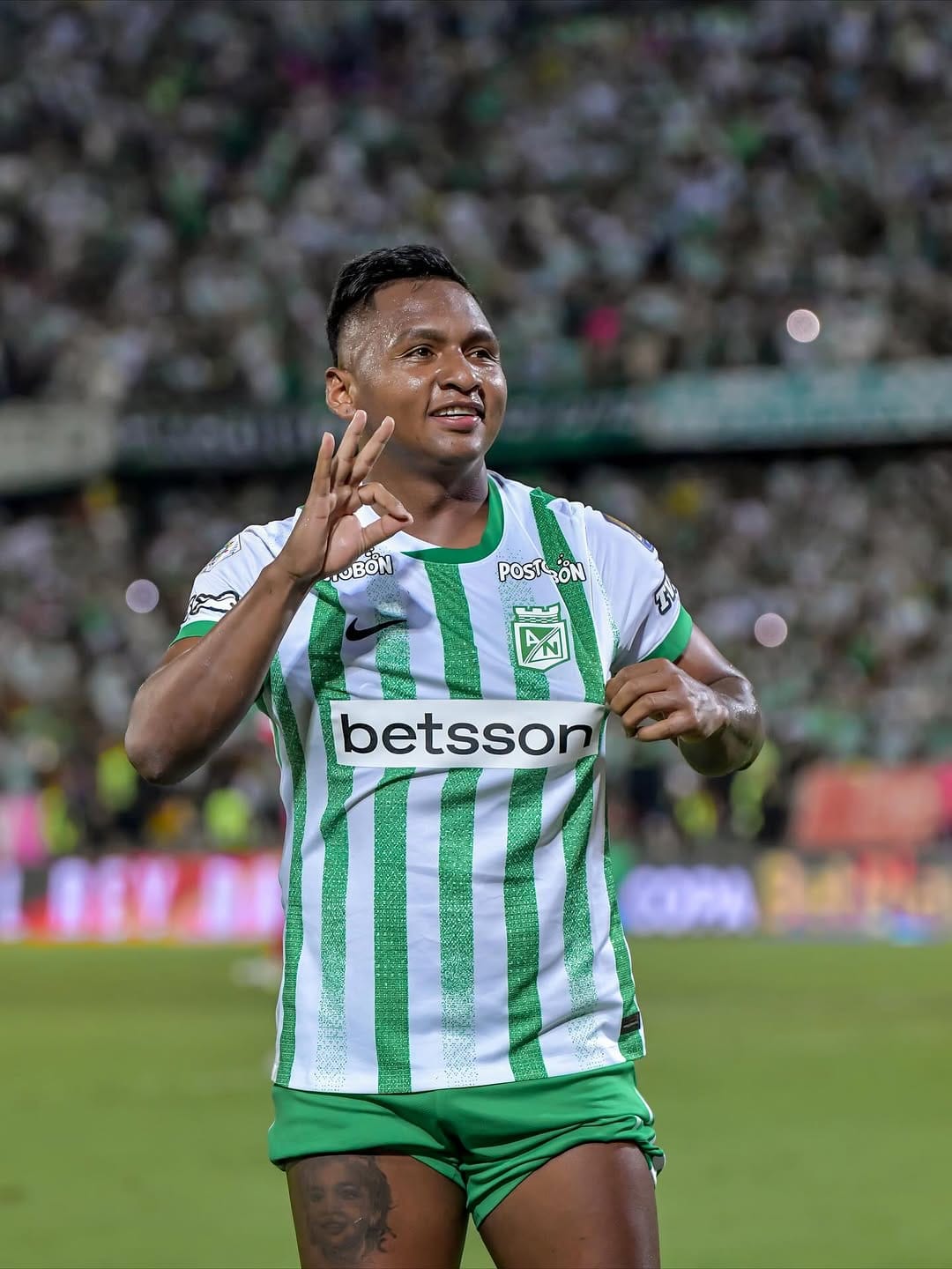 Post 9 by Alfredo Morelos on Instagram (carousel)
