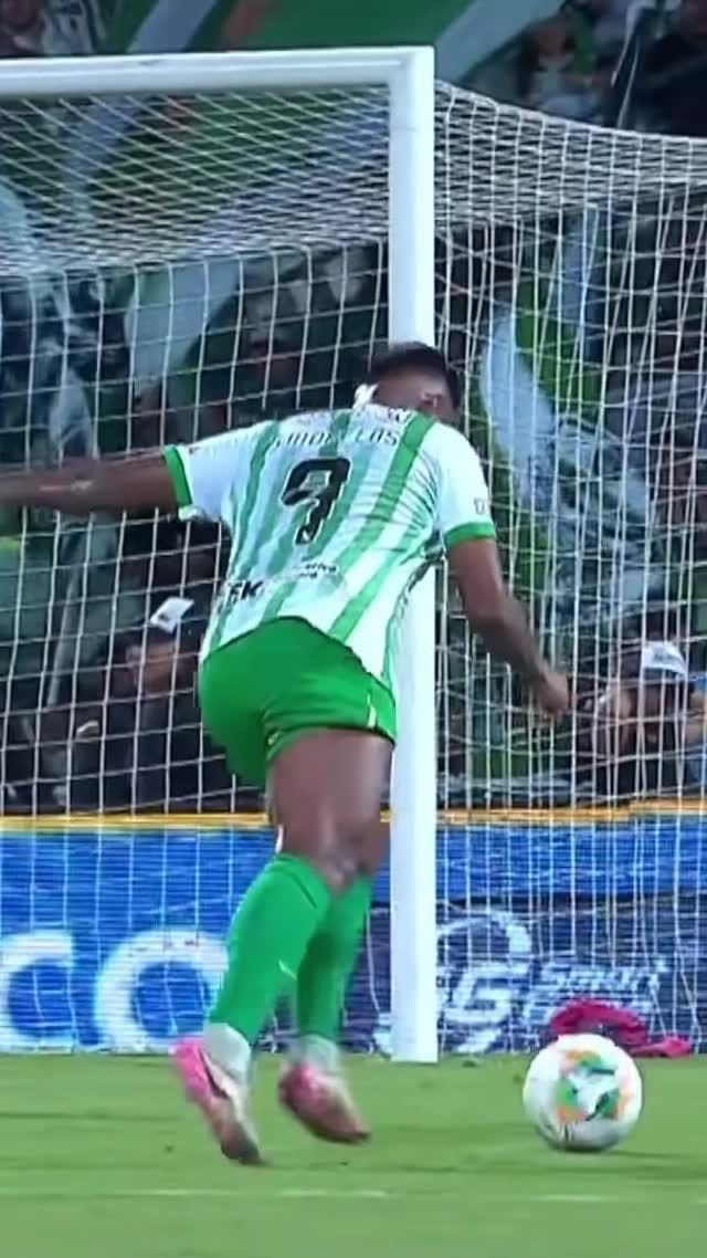 Post 10 by Alfredo Morelos on Instagram (video)