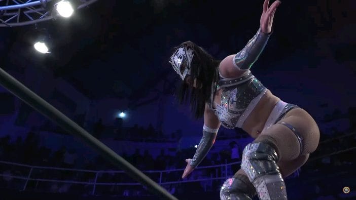 Post 9 by KIRA luchadora on Instagram (video)