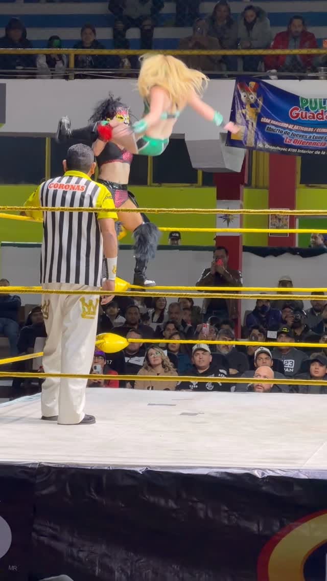 Post 5 by KIRA luchadora on Instagram (video)