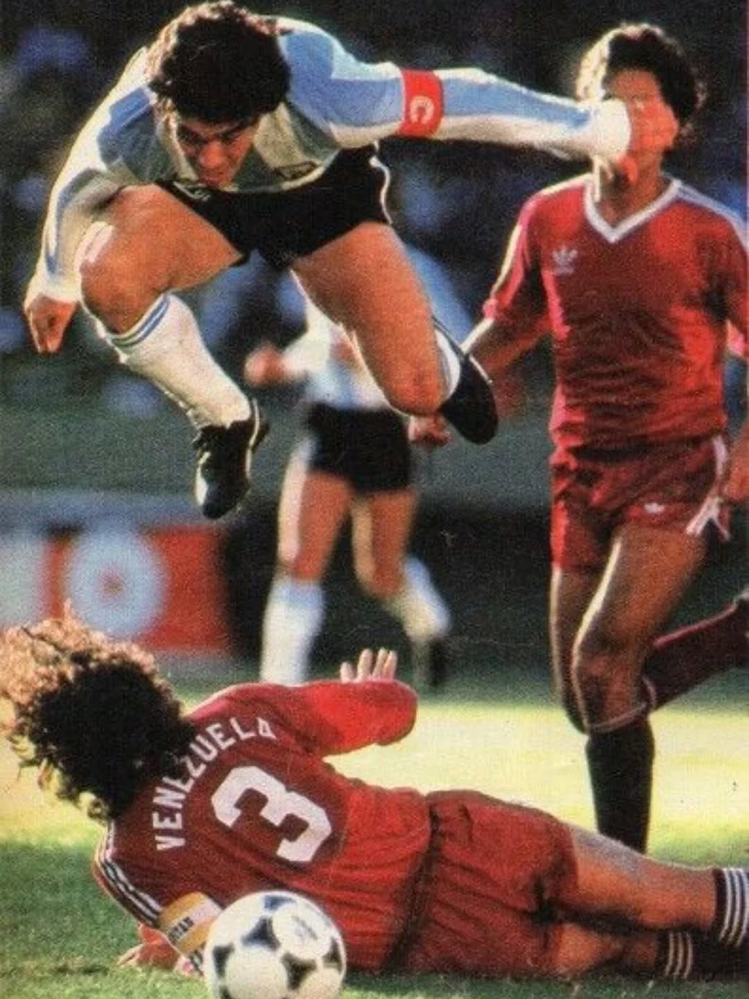 Post 2 by DIEGO ARMANDO MARADONA on Instagram (image)
