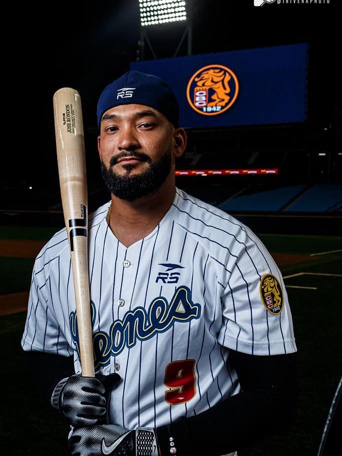 Post 8 by Jose Rondon on Instagram (carousel)