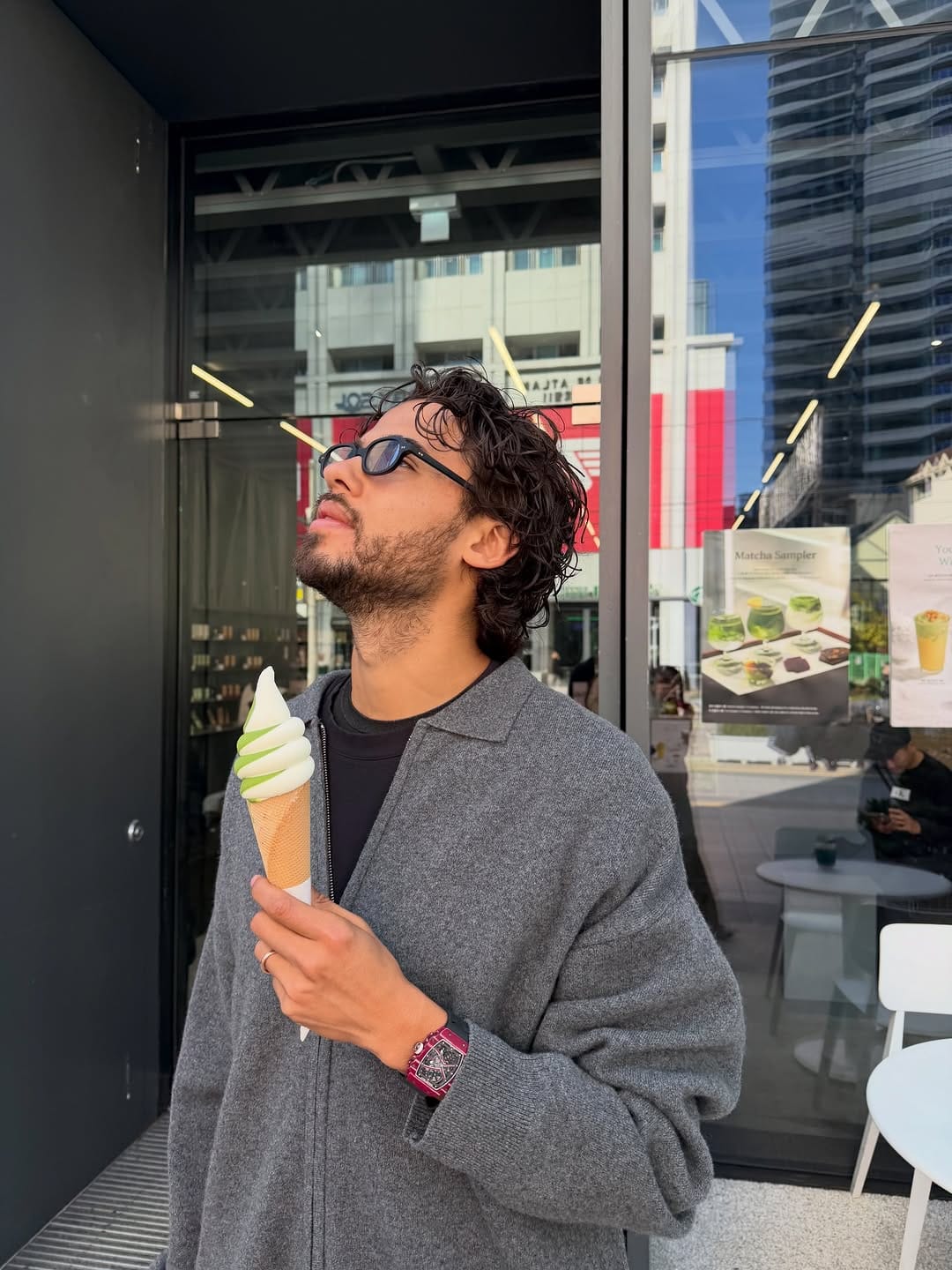 Post 4 by Diego Reyes on Instagram (carousel)