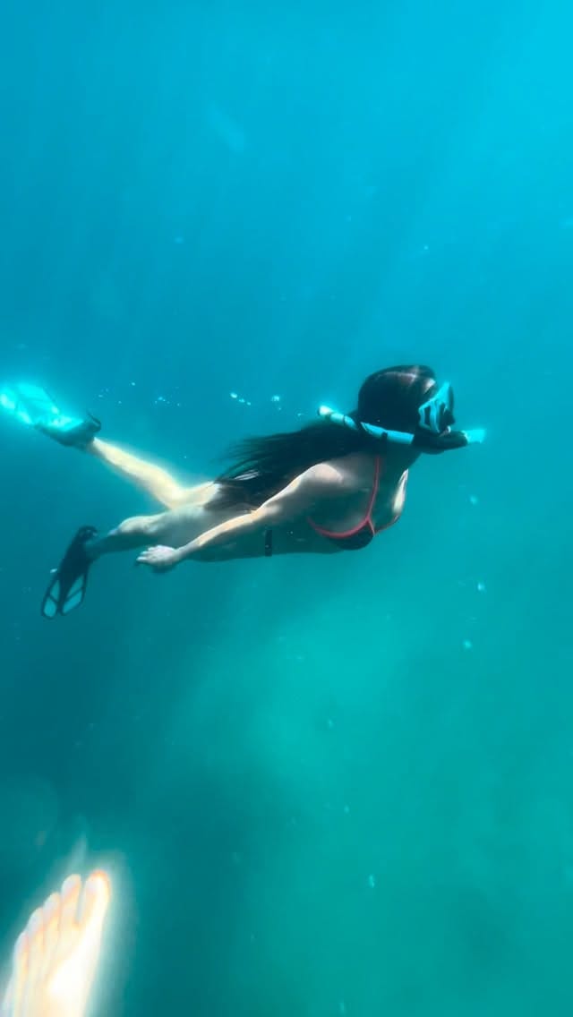 Post 6 by Karolina Ayon😘 on Instagram (video)