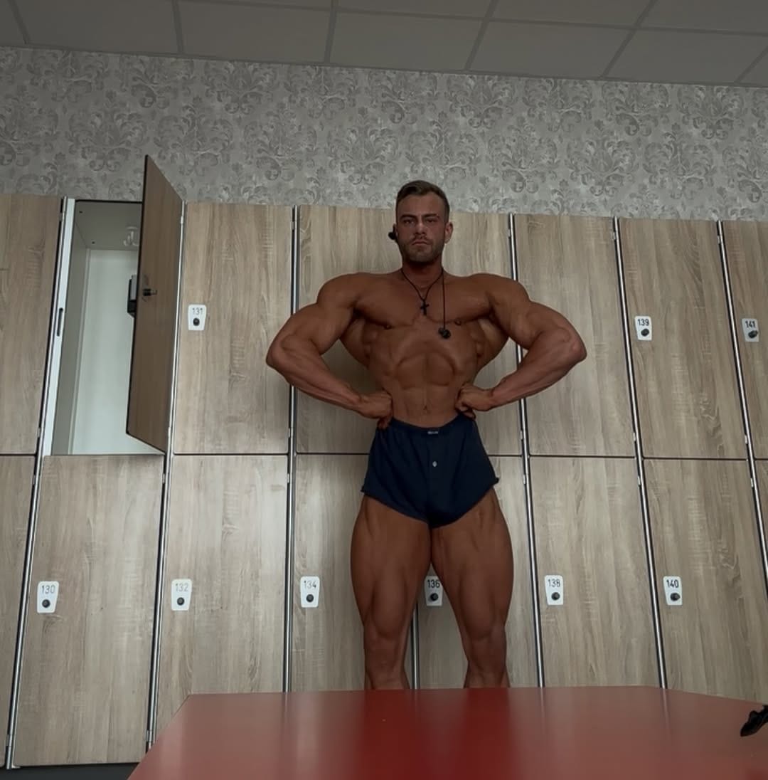 Post 8 by Leon R. | Fitness Coach 💪 on Instagram (carousel)