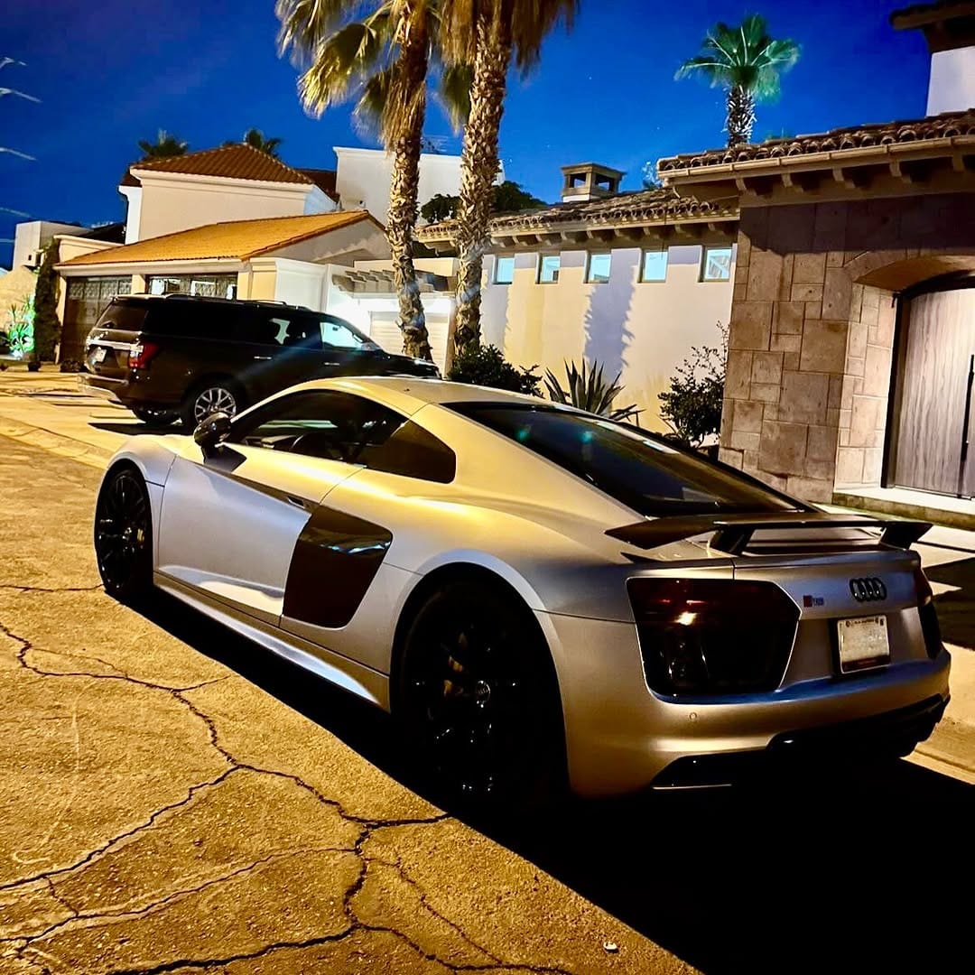 Post 1 by Supercars Mxli on Instagram (carousel)