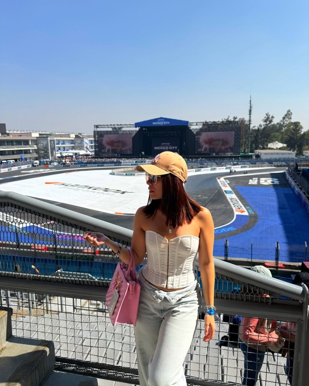 Post 6 by Mirit Rojas❤️ on Instagram (carousel)