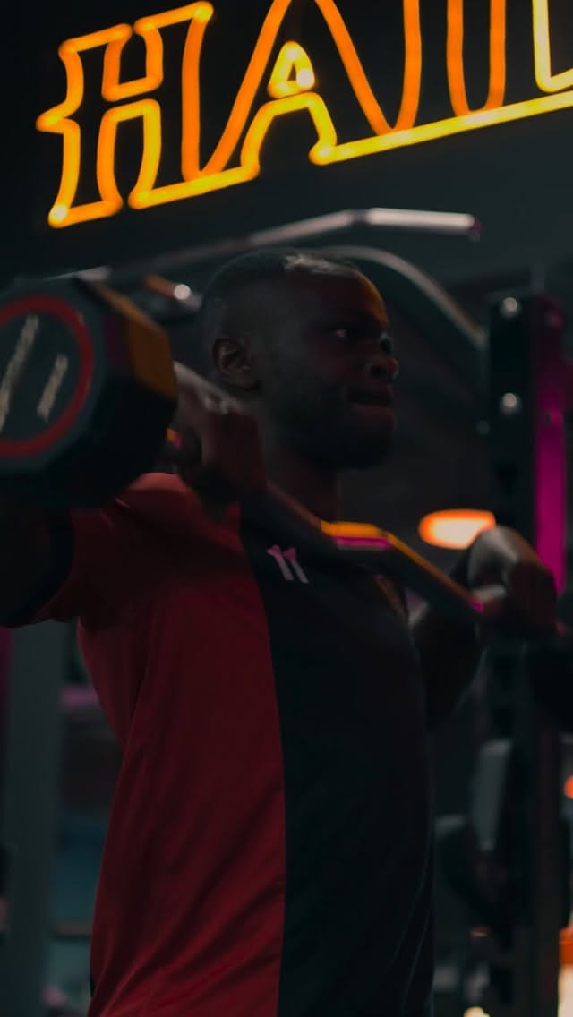 Post 10 by Empire Fitness México on Instagram (video)