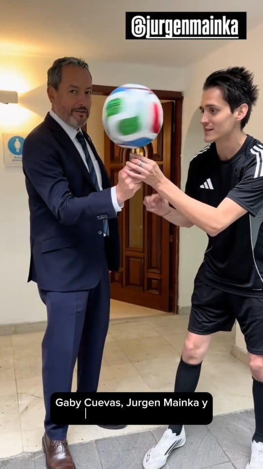 Post 5 by Roberto Sanciprián "Cero" on Instagram (video)