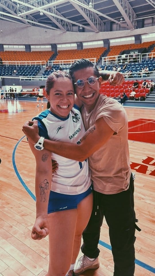 Post 10 by Vale Tenorio on Instagram (video)