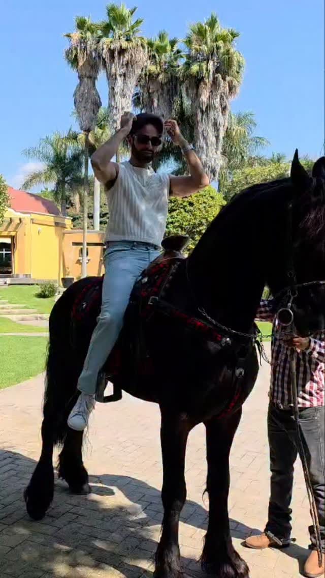 Post 1 by Omar Ivan Leon on Instagram (video)