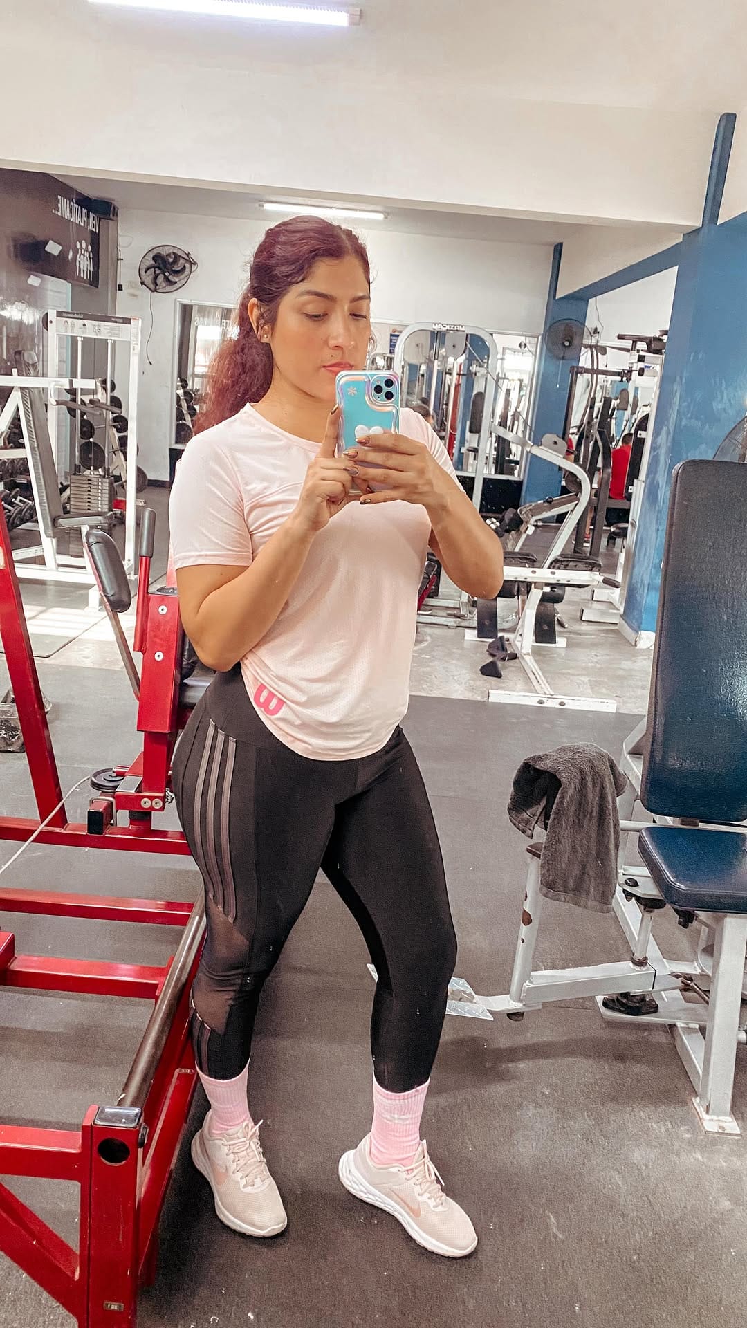 Post 2 by ♡ ℕ𝕒𝕪𝕖𝕝𝕪 ♡ on Instagram (video)