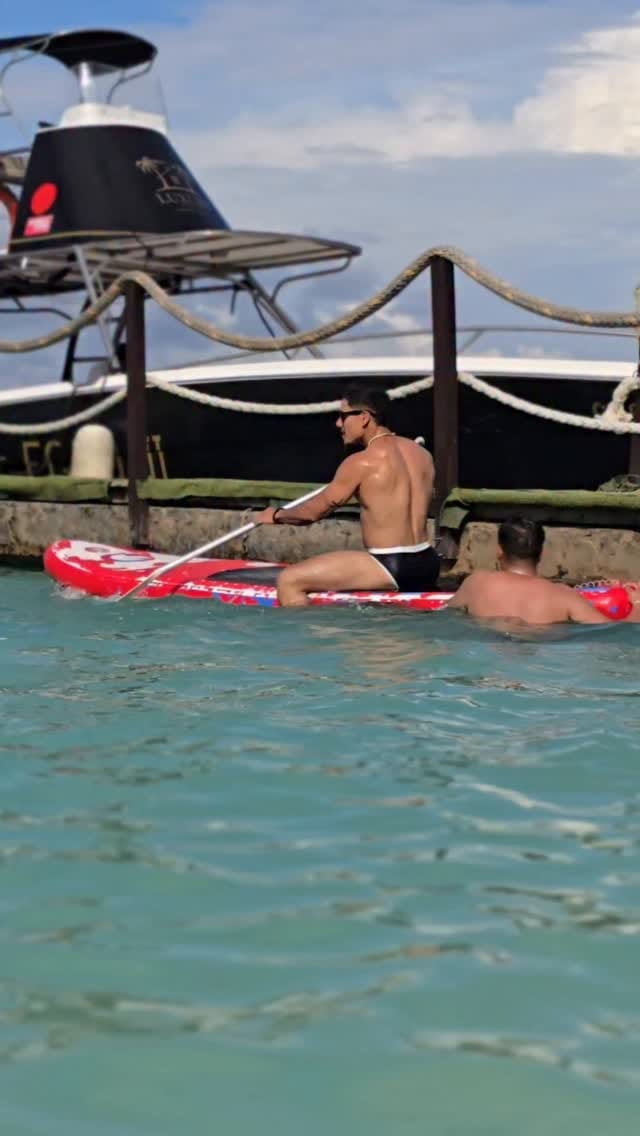 Post 6 by Quique Jasso🪐 on Instagram (video)