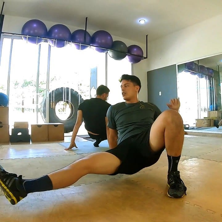 Post 3 by Cris Alvarez on Instagram (video)