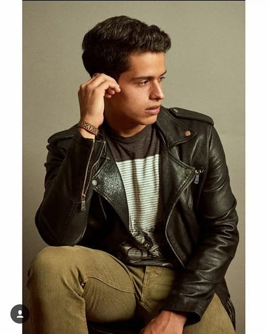 Post 6 by Cris Alvarez on Instagram (image)