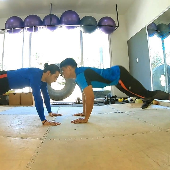 Post 1 by Cris Alvarez on Instagram (video)