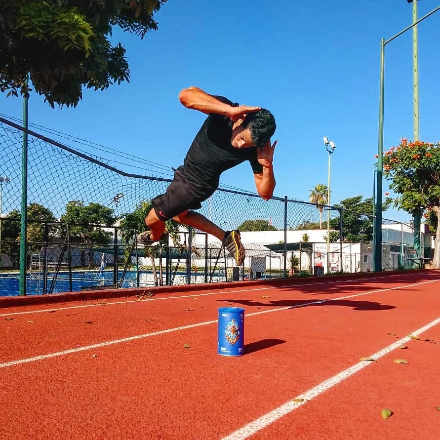 Post 10 by Cris Alvarez on Instagram (image)