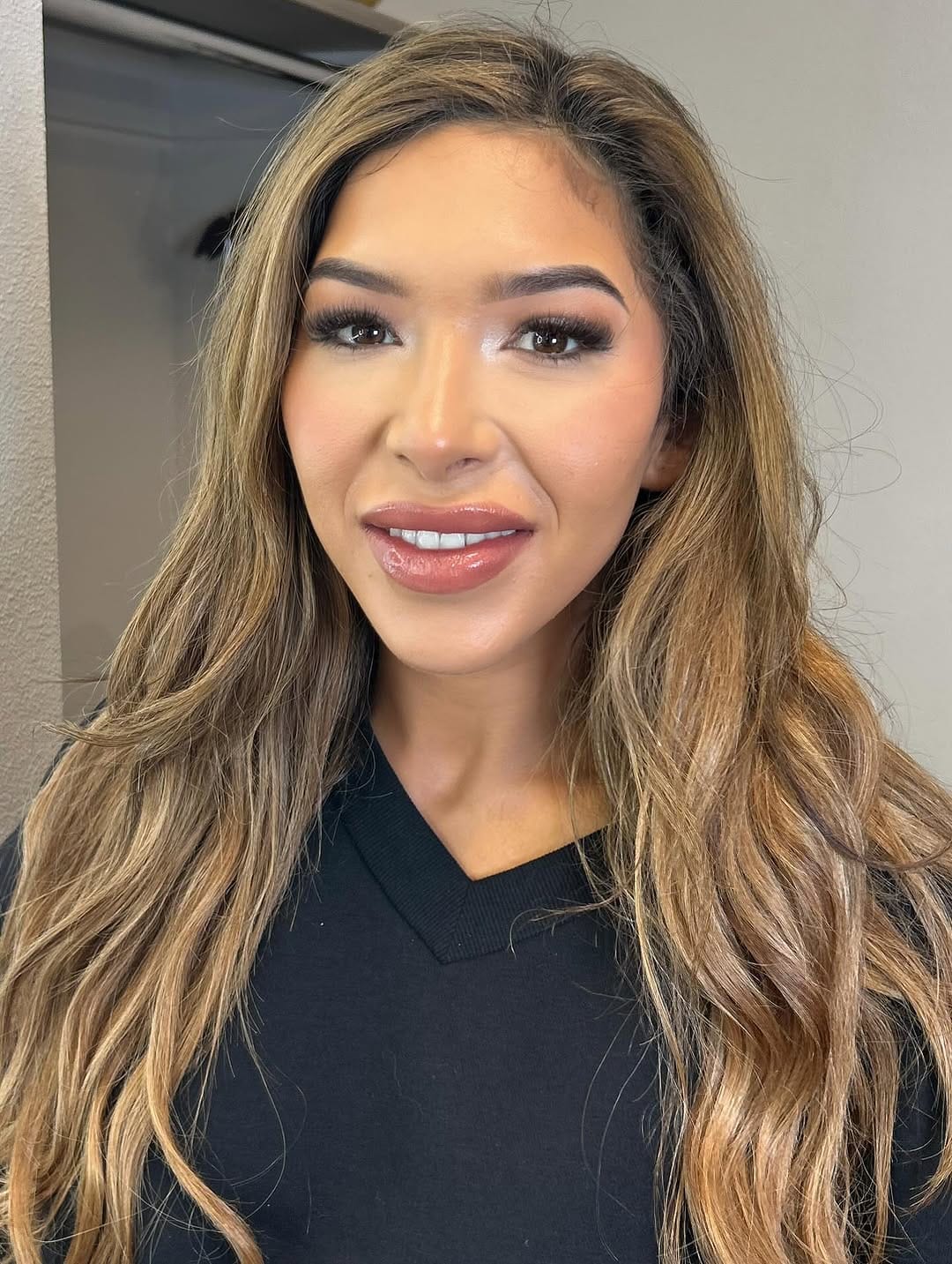Post 6 by Makeup Final Boss on Instagram (carousel)