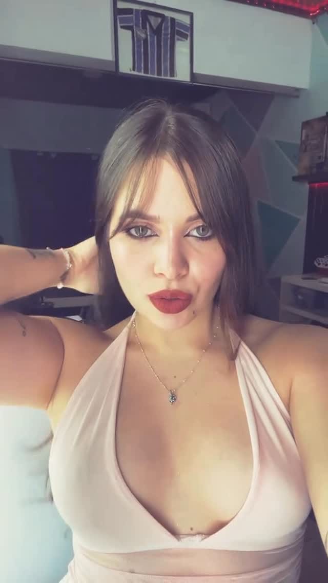 Post 5 by Amarilla Leonella on Instagram (video)