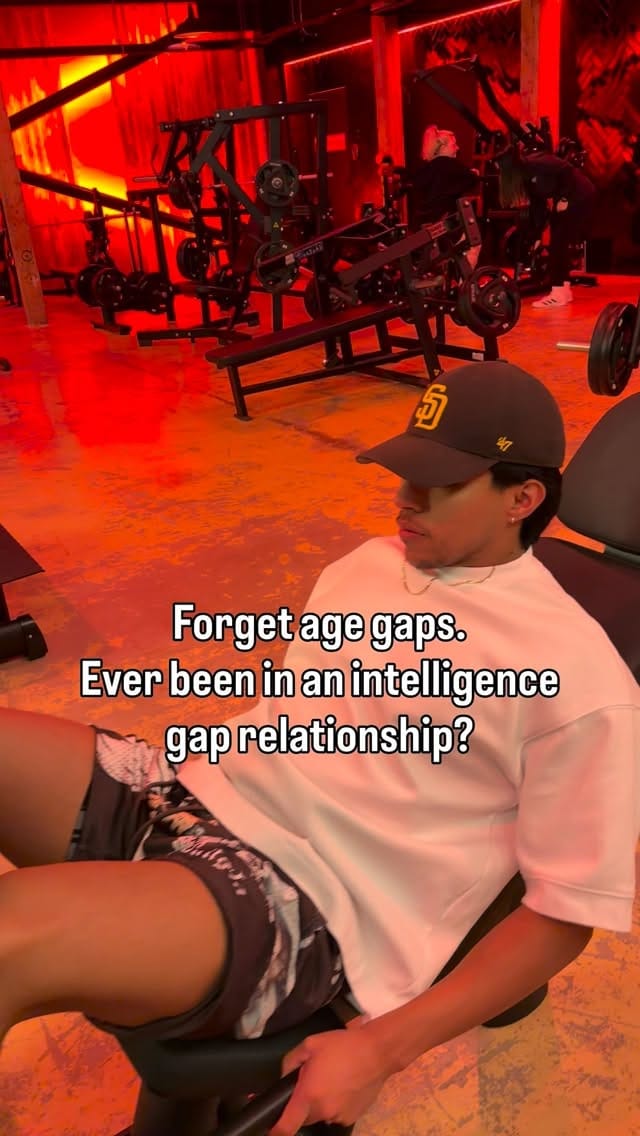 Post 2 by 𝕱𝖑𝖆𝖈𝖐𝖔 | The Comeback Blueprint on Instagram (video)