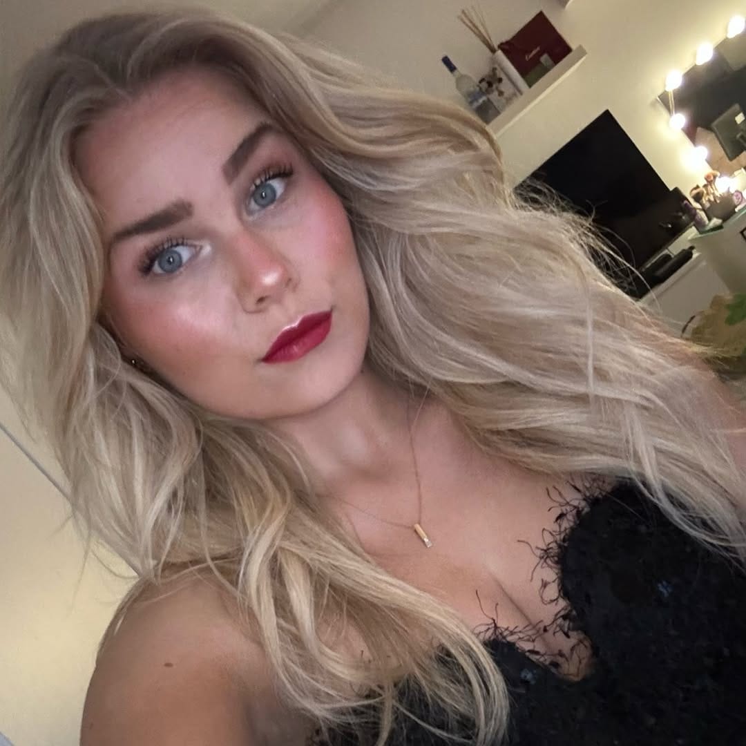 Post 3 by 𝐿𝑒𝑜𝓃𝒾𝑒 on Instagram (image)