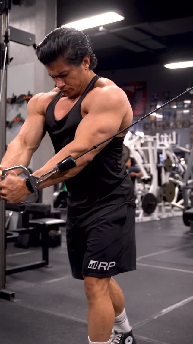 Post 5 by Dino Estrada on Instagram (video)