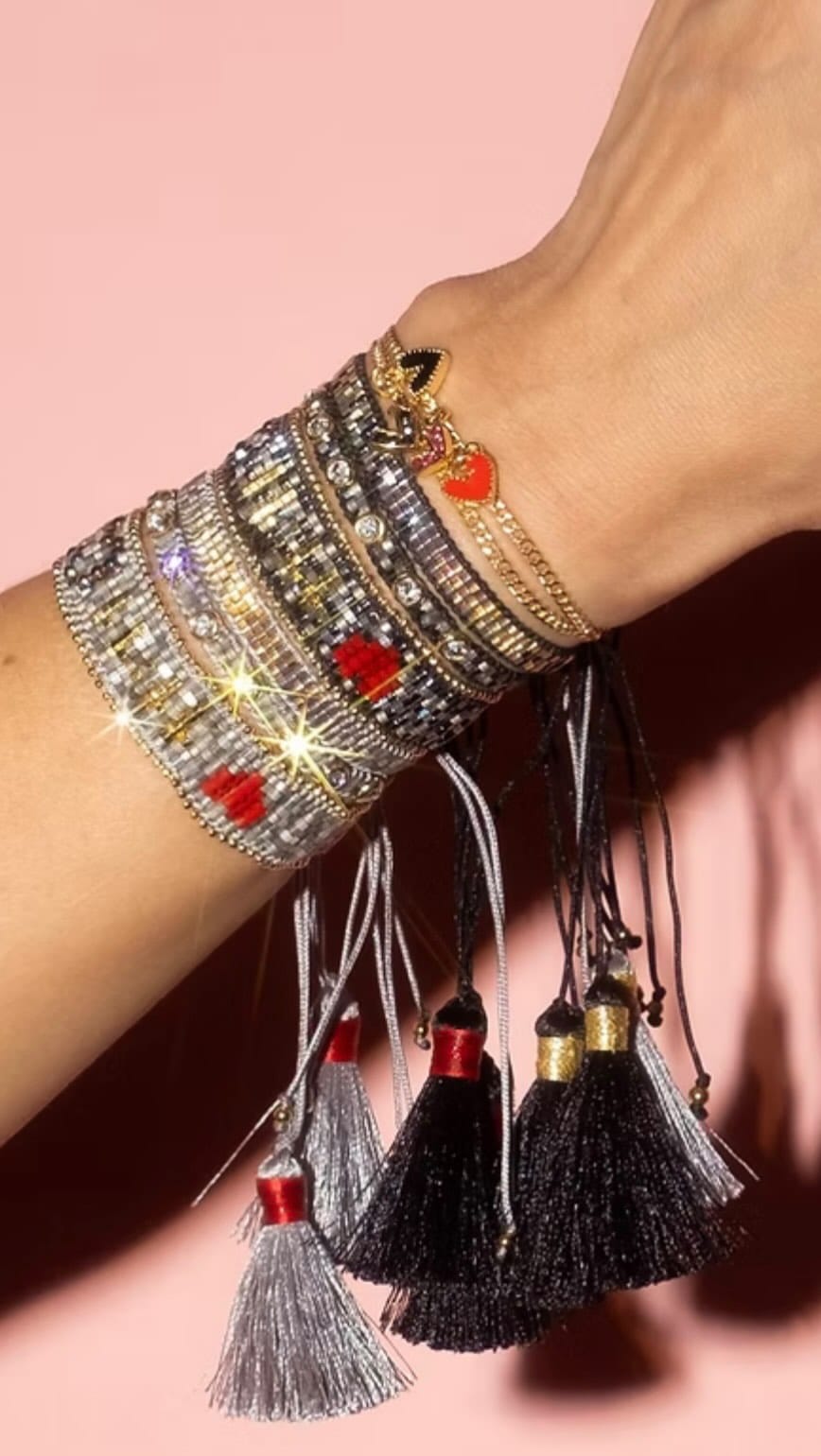 Post 1 by Santo Pecado Jewelry Oficial on Instagram (video)