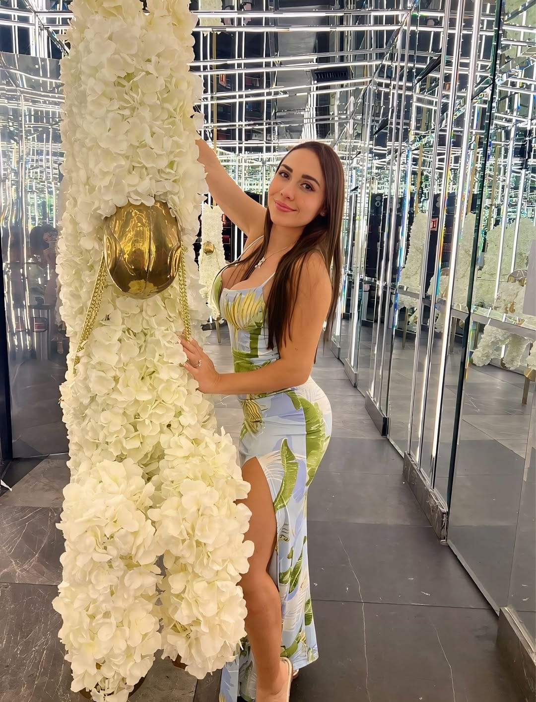 Post 6 by 𝓥𝓪𝓵𝓮𝓻𝓲𝓪 𝓥𝓲𝓬𝓮𝓷𝓬𝓲𝓸 ♡ on Instagram (image)