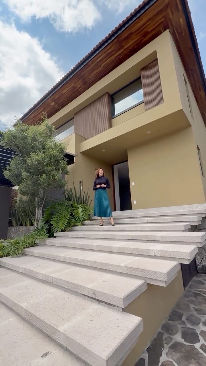 Post 10 by STEPH IZQUIERDO • Asesora Inmobiliaria on Instagram (video)