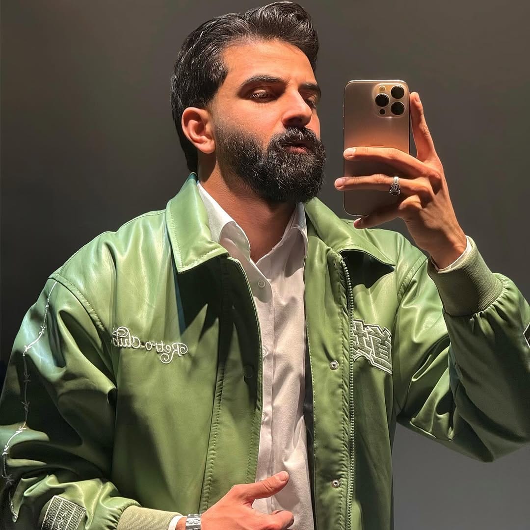 Post 5 by B.A.T on Instagram (image)