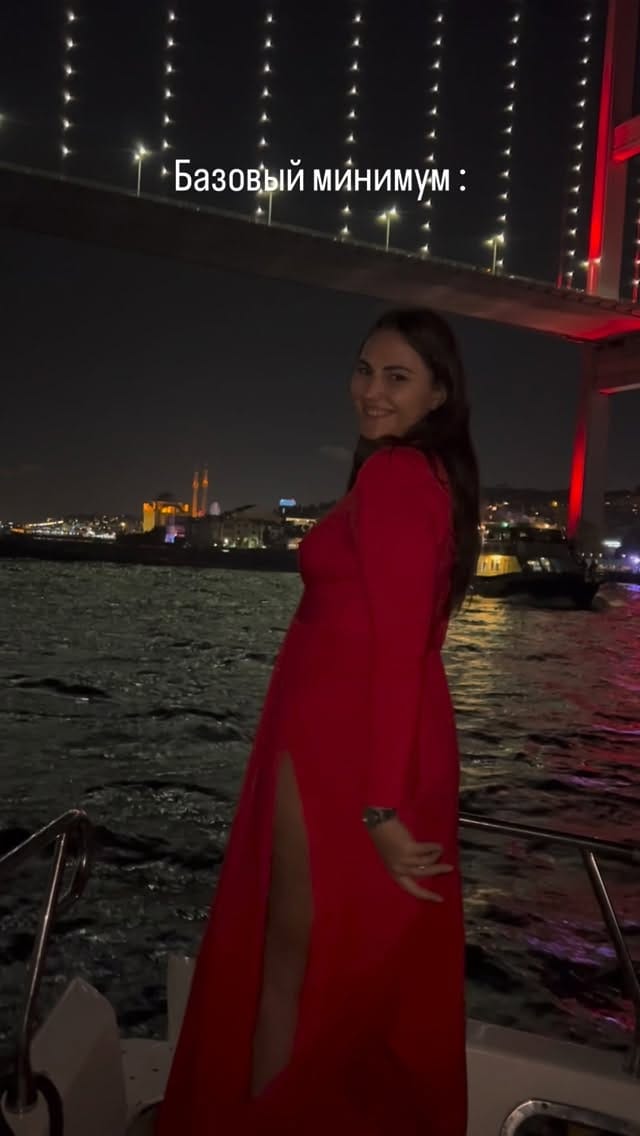 Post 1 by Valeria on Instagram (video)